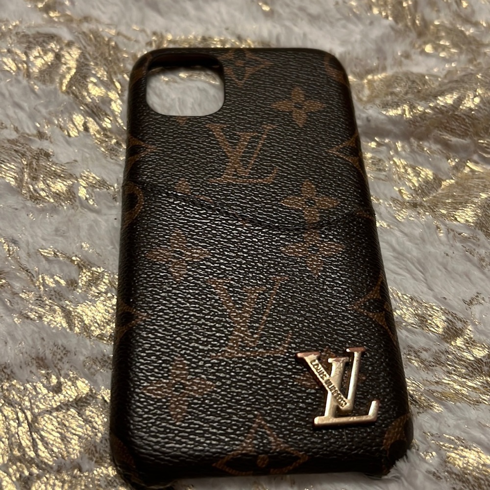 I phone 11 LV case